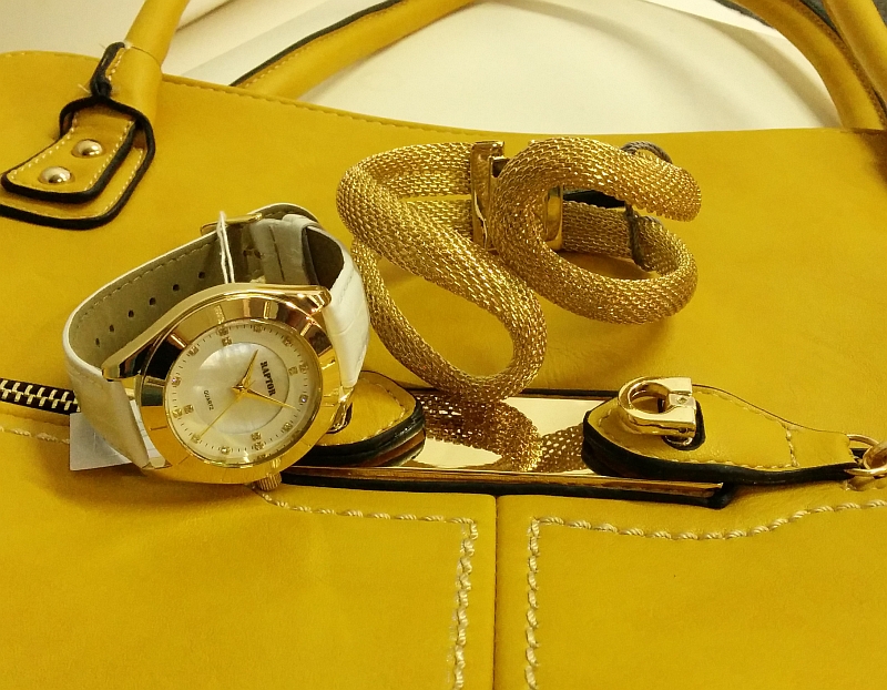 Damenhandtasche mit Raptor Damenarmbanduhr und goldfarbenes Armband im Style Trend 2014